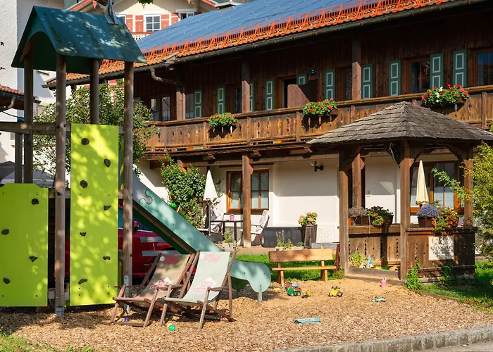 Cafe Chiemgau Und Gaestehaus
