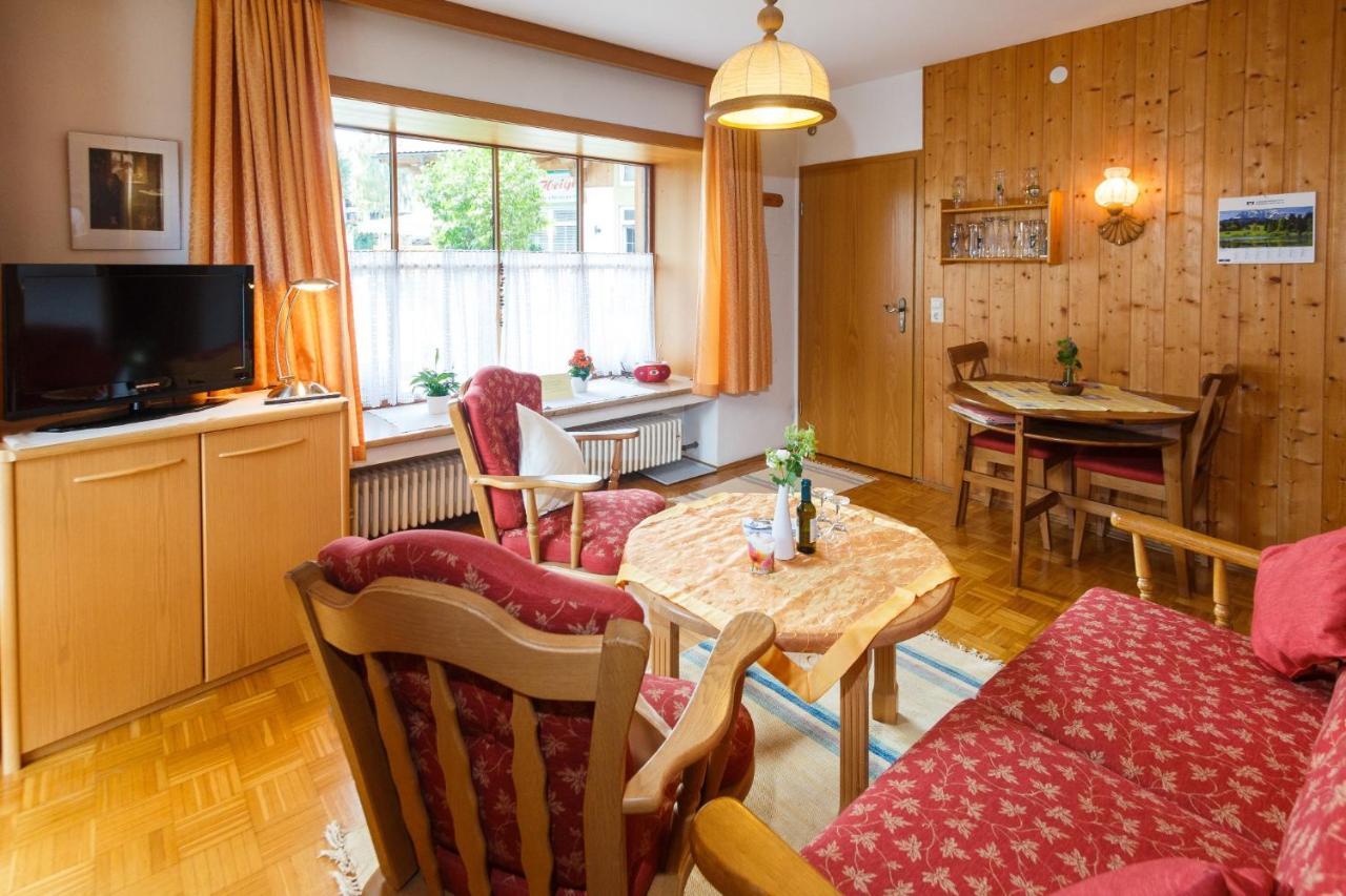 Cafe Chiemgau Und Gaestehaus Apartment