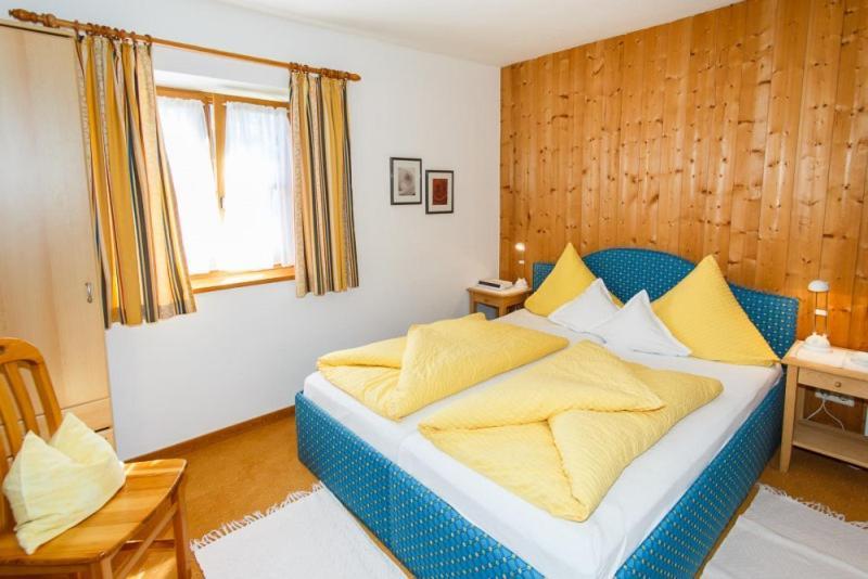 Cafe Chiemgau Und Gaestehaus Apartment *