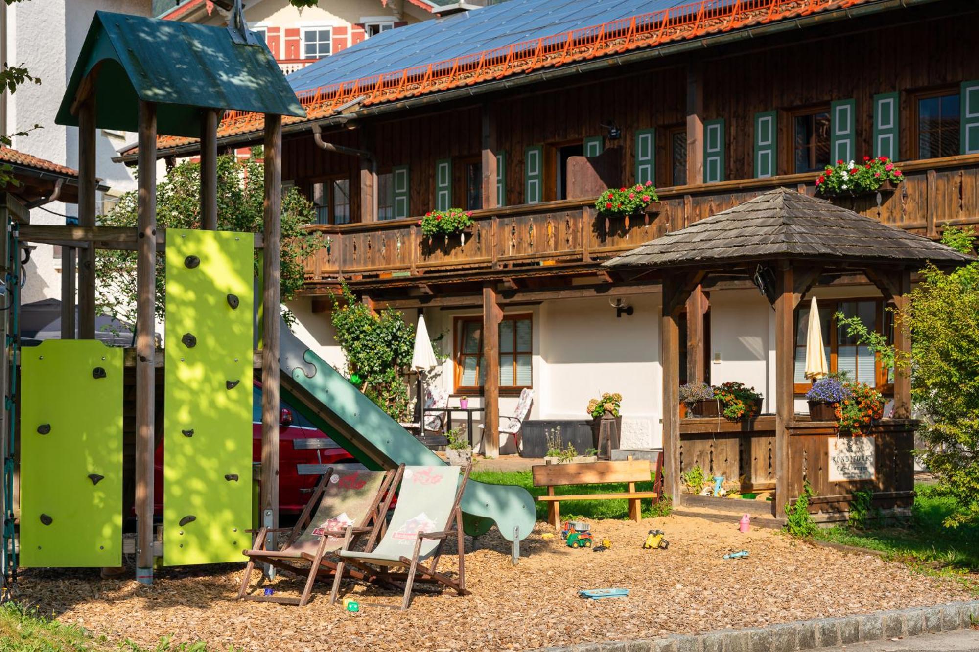 Apartment Cafe Chiemgau Und Gaestehaus *